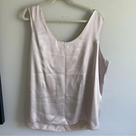 Gorgeous Silk-look  Champagne Scoop Neck Tank Top Size 20 XXL - Picture 2 of 12